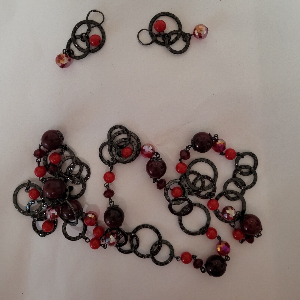 Premier Designs Necklace and earrings- New